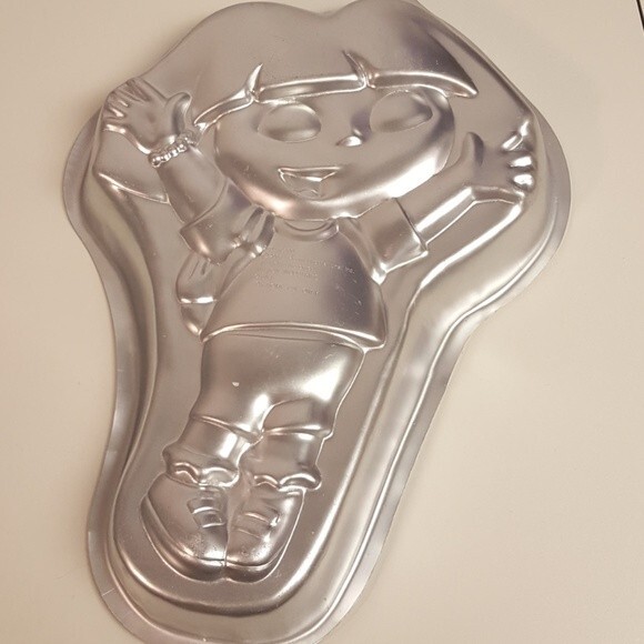 Dora the Explorer Wilton Birthday Cake Pan - Picture 3 of 4